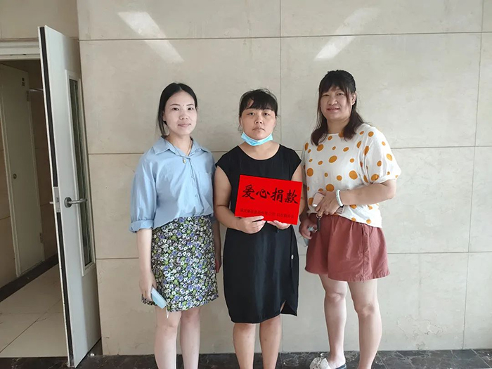 暖心慰問，進行中